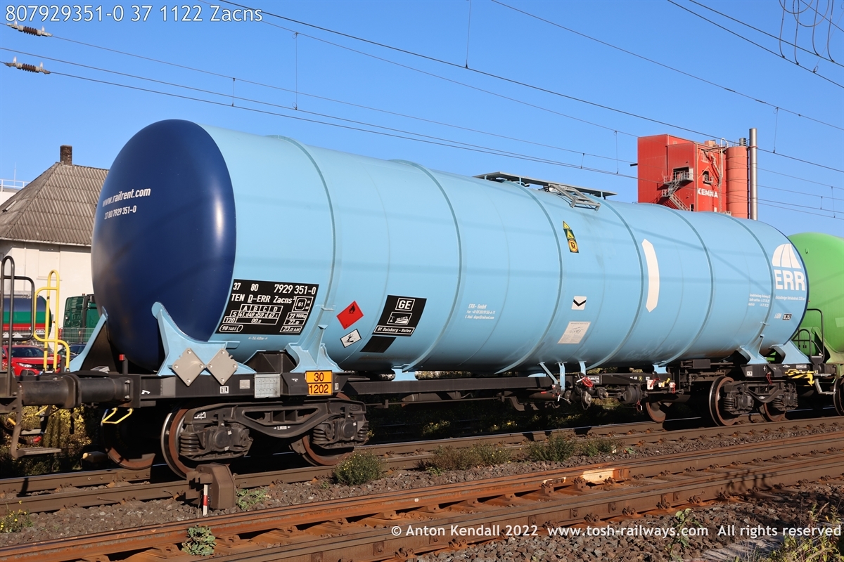 807929351-0_37 1122 Zacns.JPG